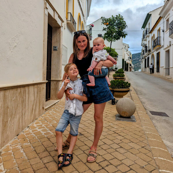 Sara and kids
